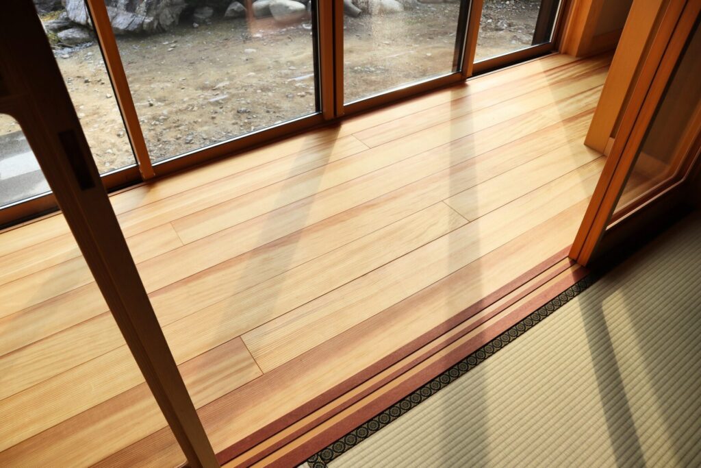 陽の当たる縁側。